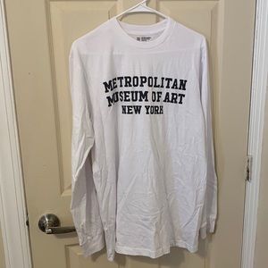 Metropolitan museum of art long sleeve shirt size Medium